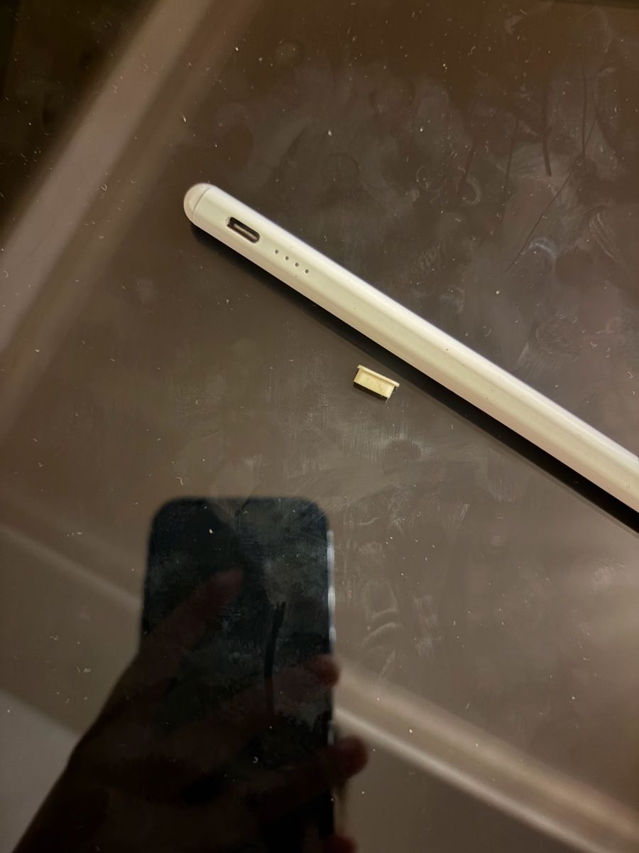 Apple Tablet PC: iPad 7th Gen 32GB Grey with Keyboard Case + Stylus – Usato da Genève venduto da jul_2fzv 5