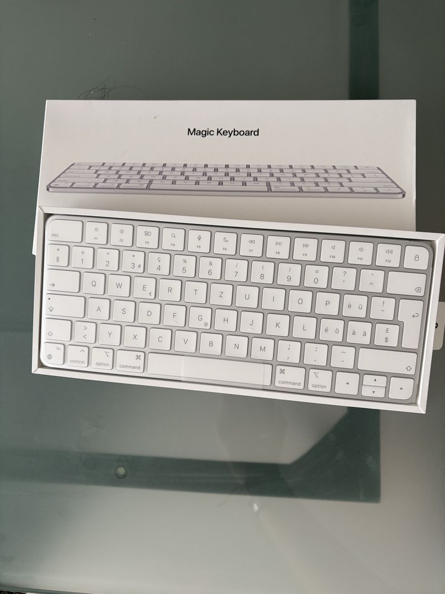 Apple Tastaturen: Apple Magic Keyboard – Schweizer Layout – Weiss/Silber – Gebraucht aus Basel von Bella-94