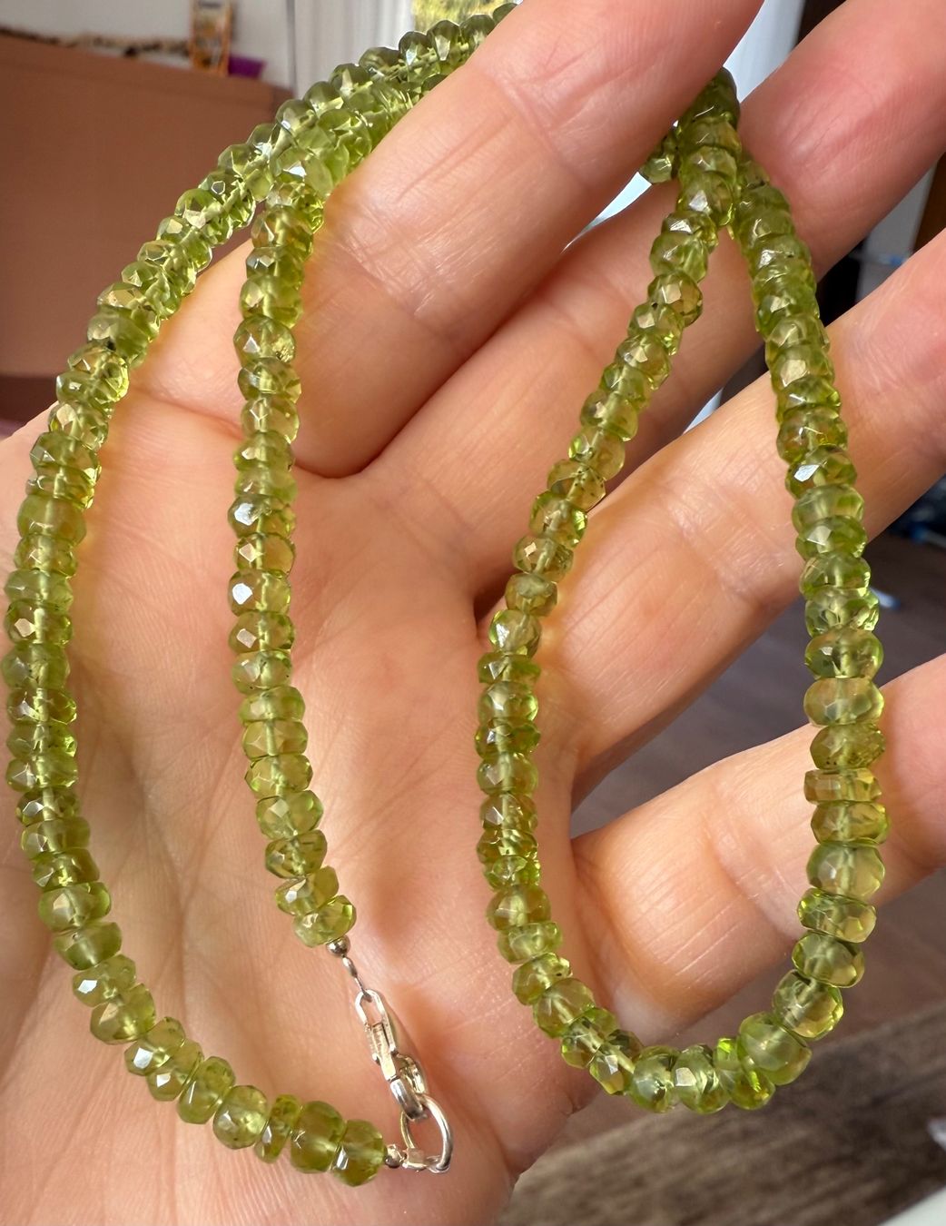 Catenine: Elegante Peridot Halskette, facettiert – Nuovo e nell'imballaggio originale da Ebikon venduto da elischka 4
