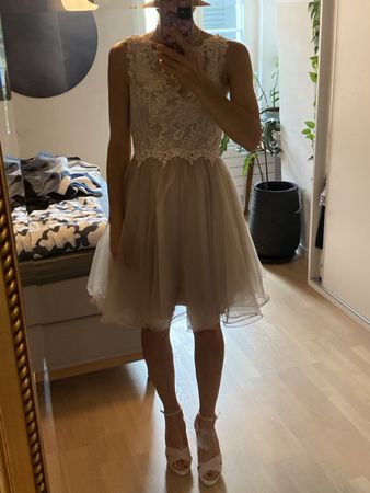 Elegantes Kleid mit Spitze und Tüll, Laona 36