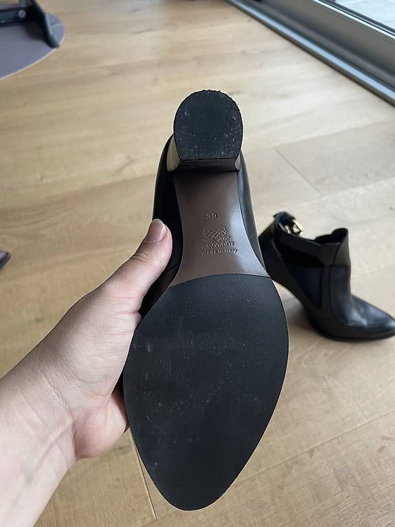 Scarpe da donna: Navyboot Stiefeletten Gr.39 neuwertig – Usato da Meisterschwanden venduto da jil_8rtq 2