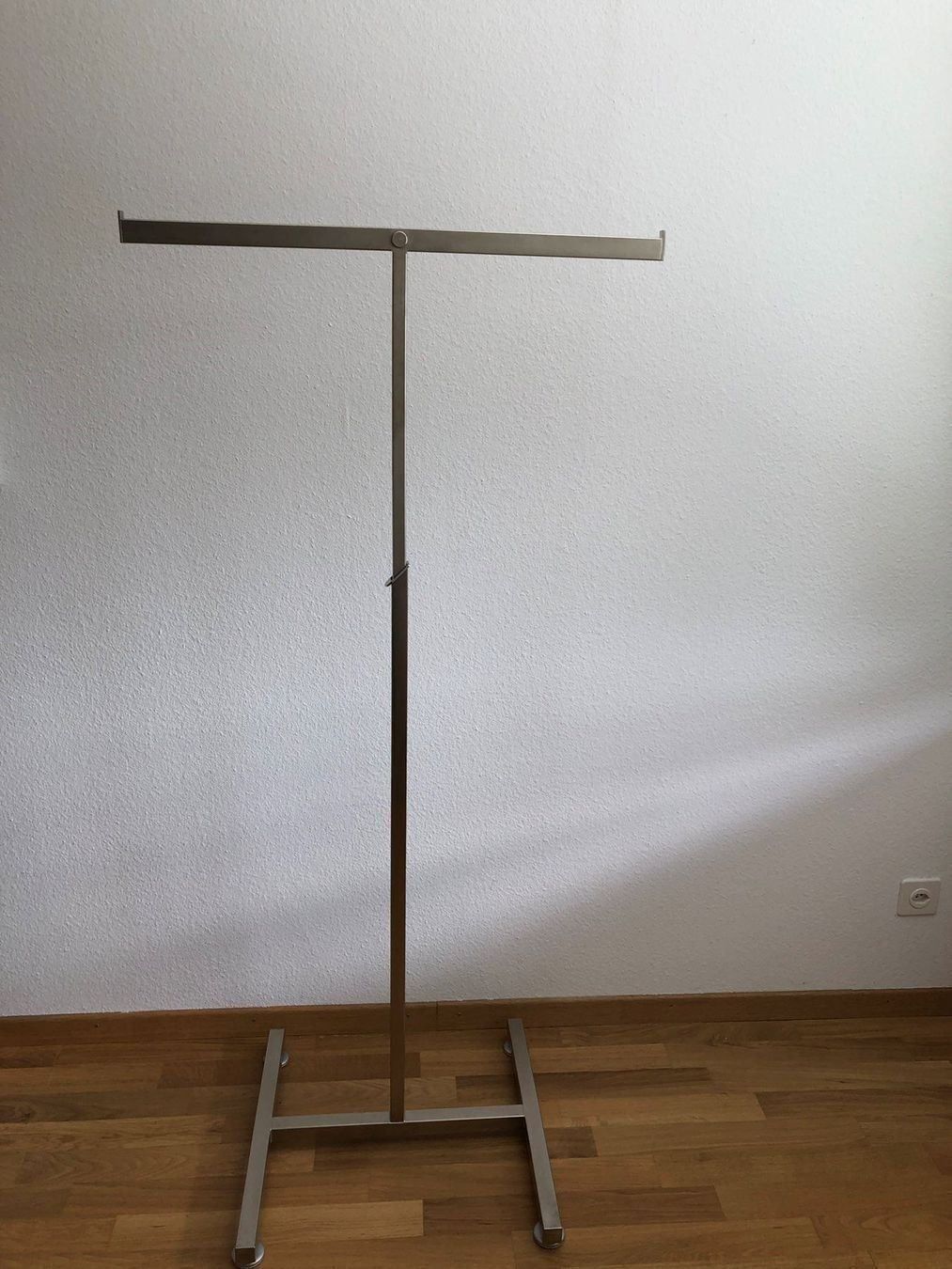 Autres décorations & accessoires: Kleiderständer – D'occasion à Adliswil par Majeska 1
