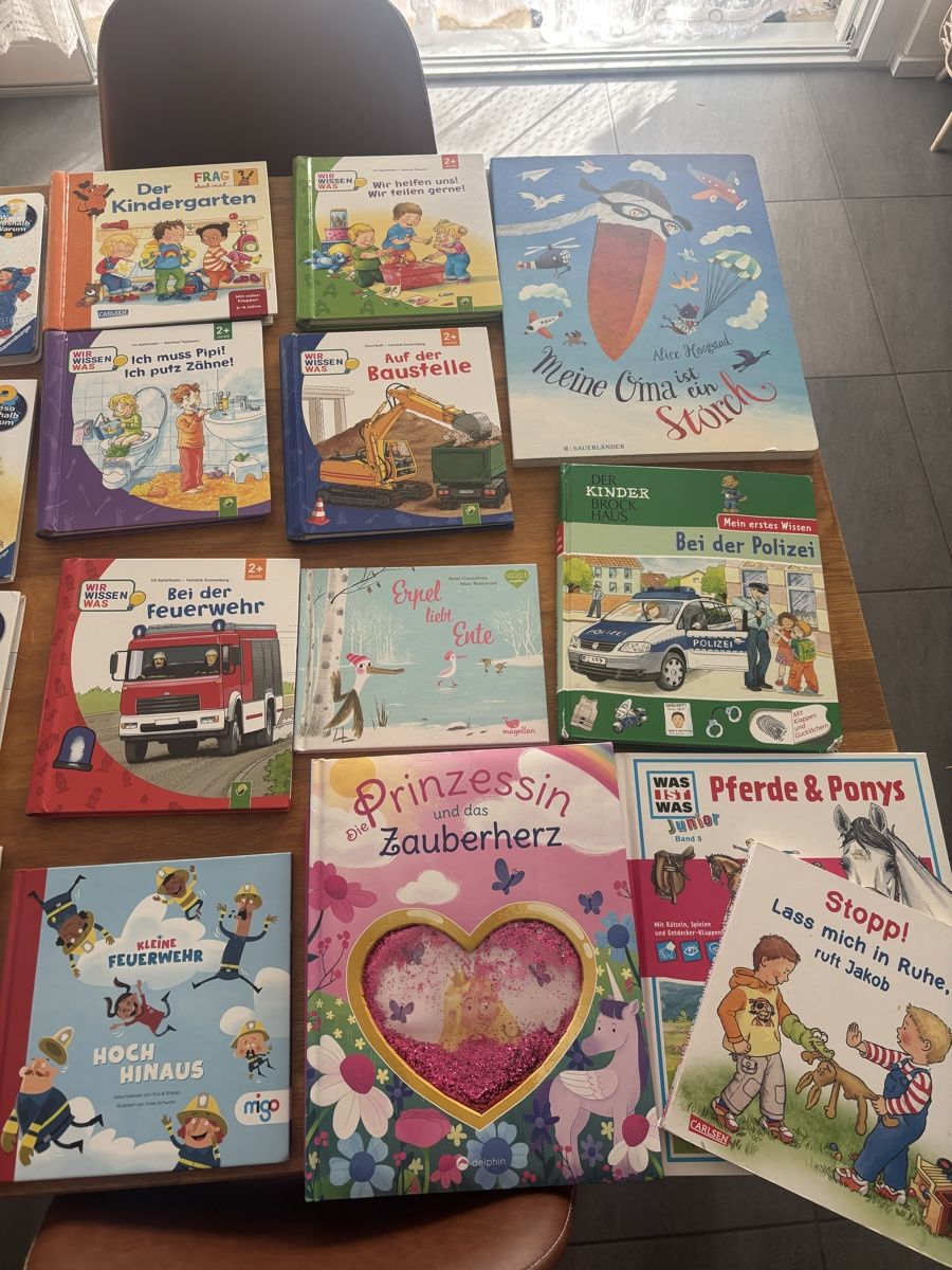 Bücher: Kinderbuch Kollektion Junior 24 Stk usw. – Gebraucht aus Lyss von SiMa2013 2