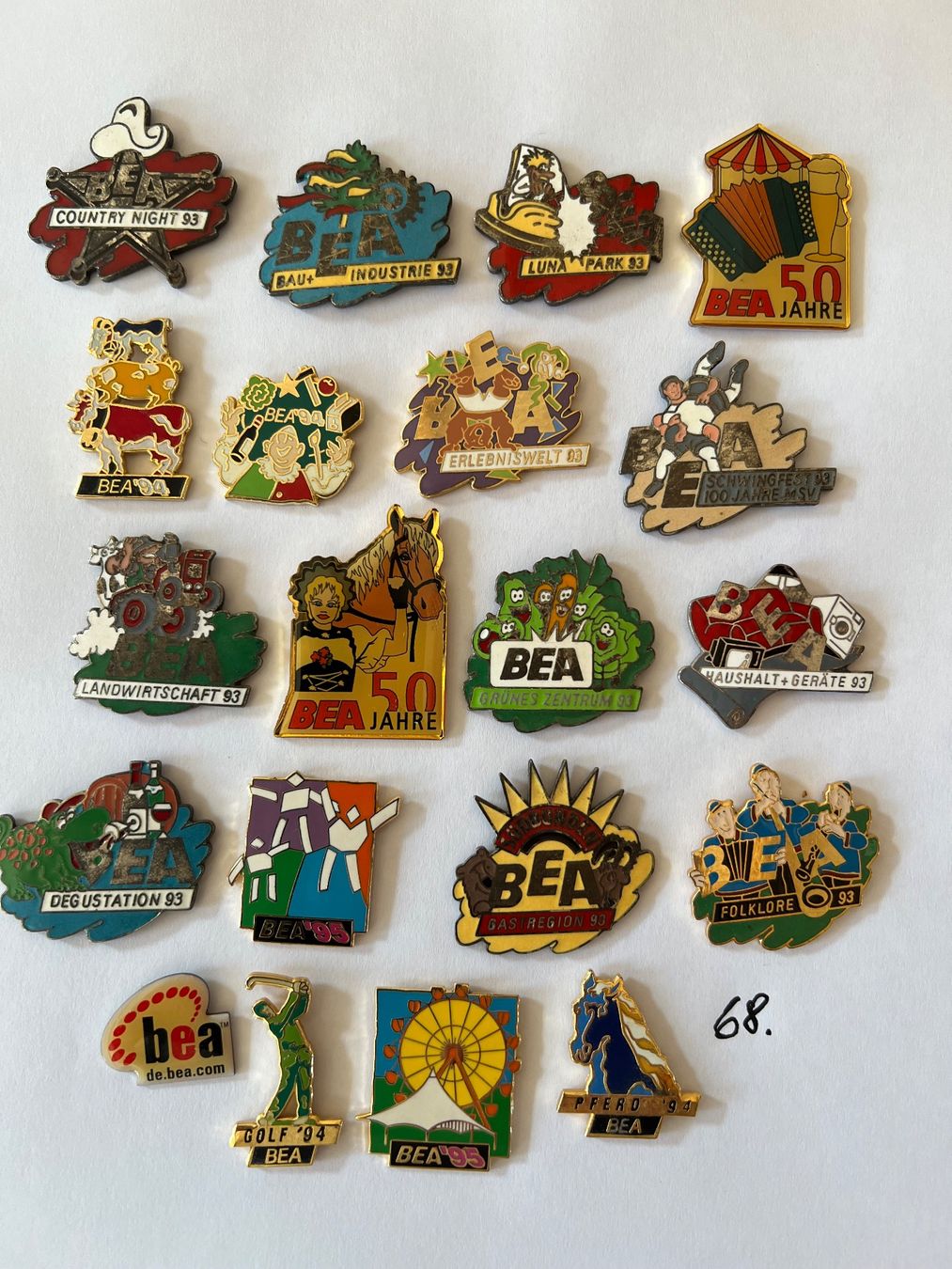 Placchette & Badge: UBS Pins Sammlung, seltene Motive, – Usato da Düdingen venduto da Wabi110 1
