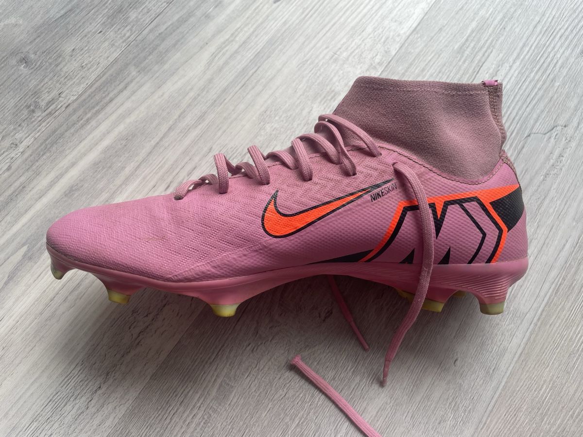 Nike Chaussures hommes: Fussballschuhe Grösse 41 – D'occasion à Sirnach par mami1978 1