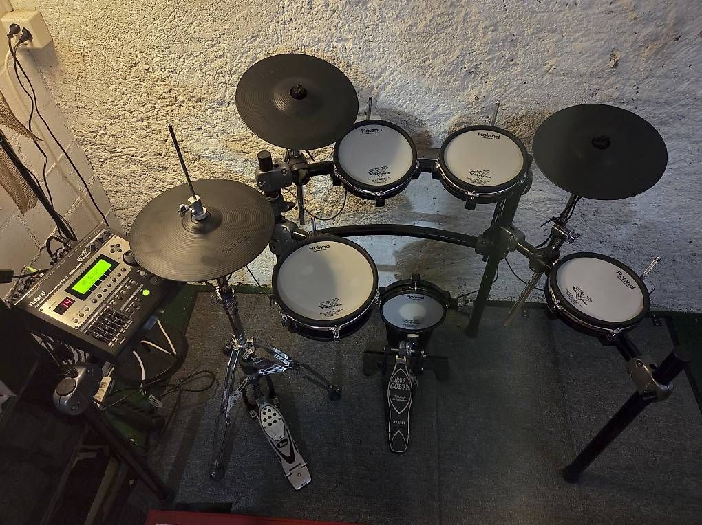 Strumenti musicali: Roland TD-12 E-Drum Set mit VH-11 & Mesh Pads – Usato da Wettingen venduto da Allmilchigsinn