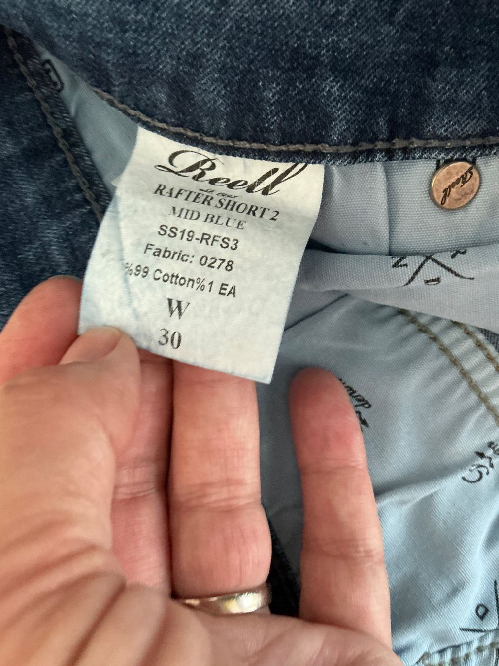 Hosen: Jeans Shorts Reell Gr.30 S/M – Gebraucht aus Biel-Benken BL von Sahra1 2