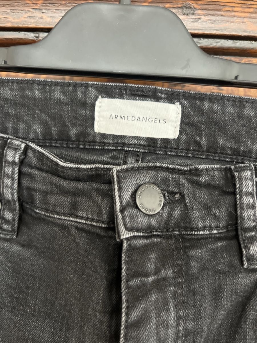 Armedangels Jeans: ARMEDANGELS Jeans schwarz verwaschen  – Gebraucht aus Siebnen von Tiguli 1
