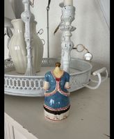 Schatulle in Kleiderform Porzellan blau und weiss floral
