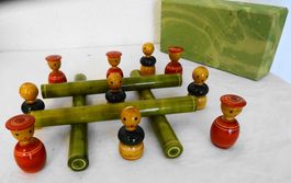Originelles Tic Tac Toe Spiel aus Bambus Holz, Kokeshi Stil