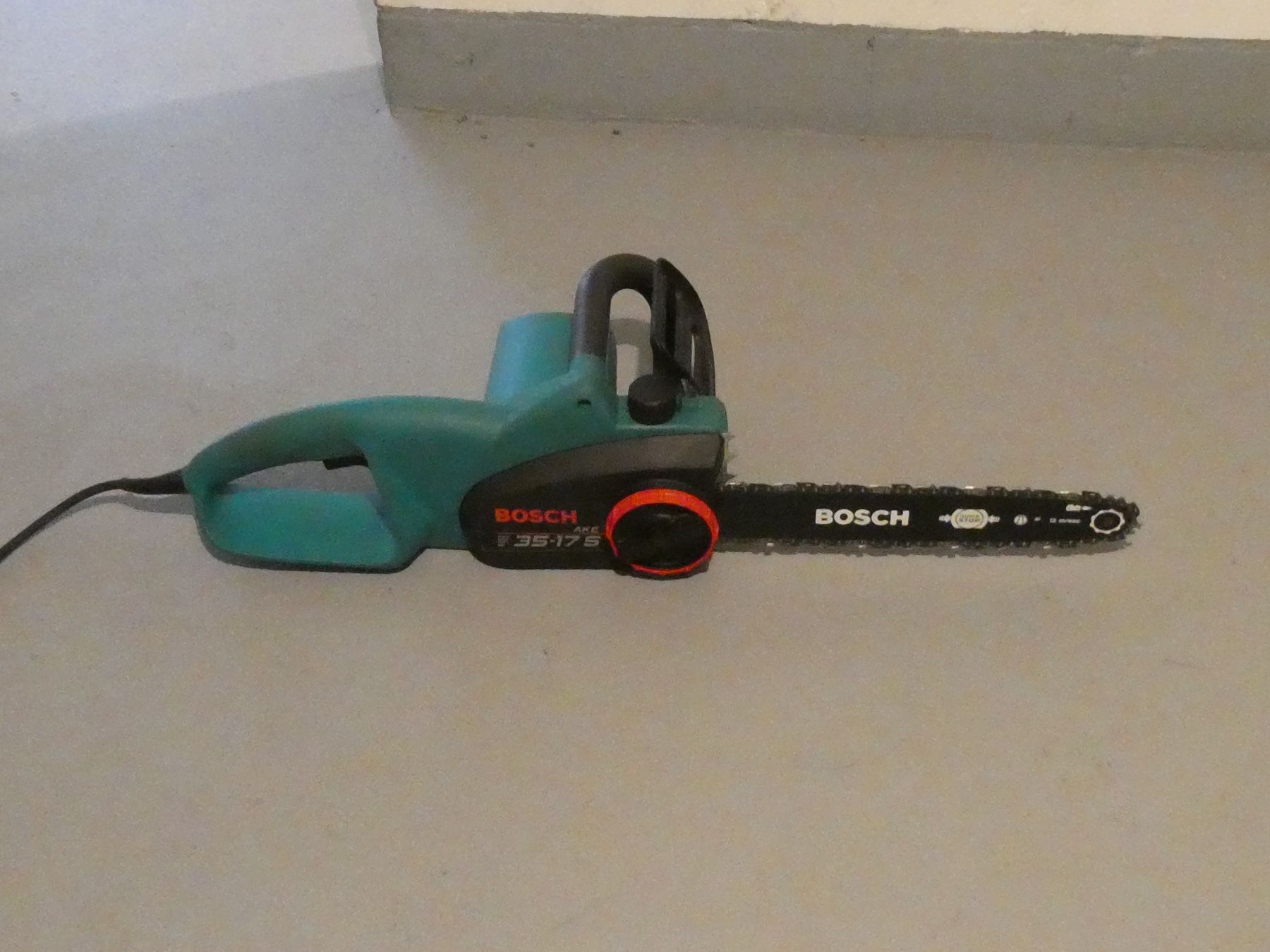 Bosch Scies: Elektro-Kettensäge – D'occasion à Thun par Gold85