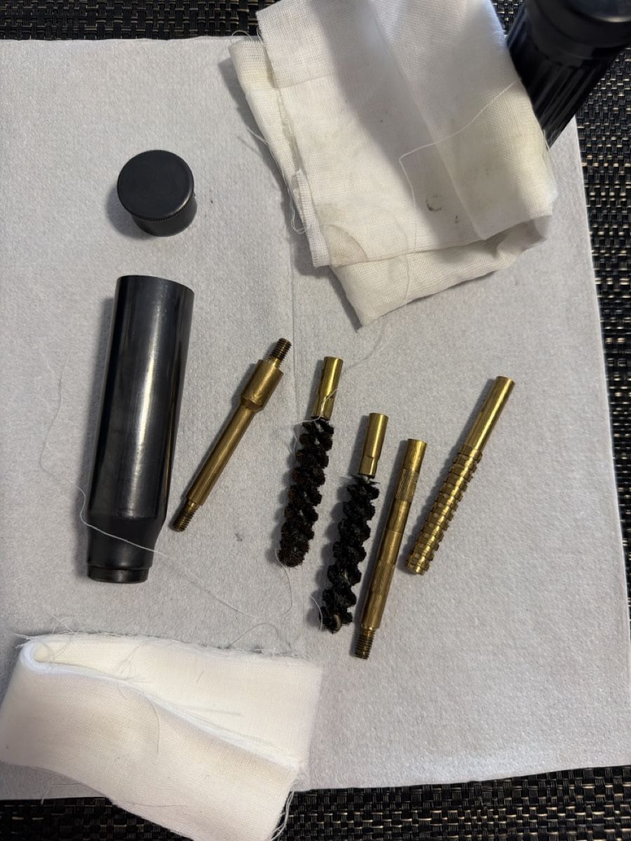 Schweizer Armee Uniformen: Putzzeug Sig P75 ou P220 – Gebraucht aus Lausanne von Erion2015 2
