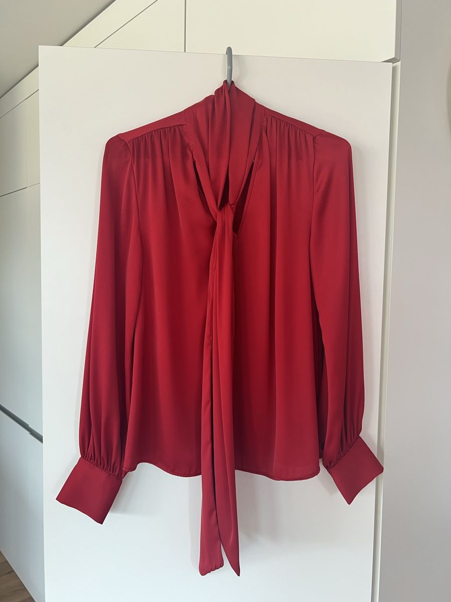 H&M Chemisiers: Bluse mit Bindekragen XS – D'occasion à Rapperswil SG par zani_st