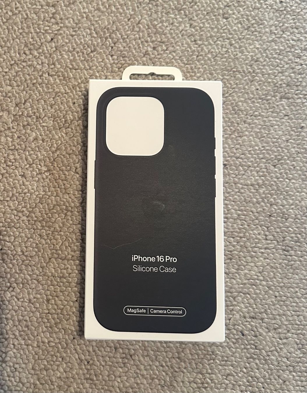 Apple Cover & Protezioni schermo: Iphone 16 Pro Silicon Case MS black – Nuovo e nell'imballaggio originale da Trubschachen venduto da dan_567m