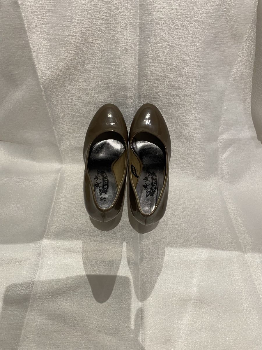 Scarpe da donna: Lack-Pumps braun Grösse 38 gebraucht – Usato da Hausen AG venduto da corinne_g 1