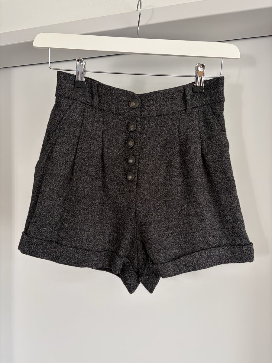 Sezane Pantaloni: Sézane Shorts Wallace grau anthrazit Gr. 36 – Nuovo (secondo la descrizione) da Zürich venduto da giuliak 1