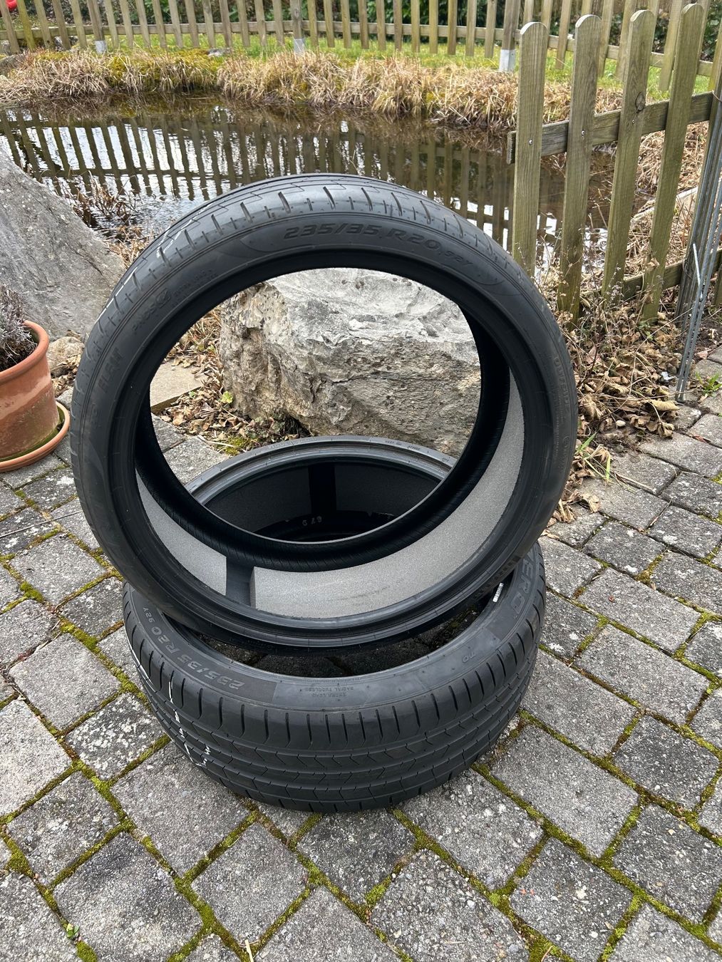 Pirelli Pneumatici & Ruote complete: Pirelli P Zero PZ4 235/35 R20 92Y – Usato da Niederweningen venduto da bulli79