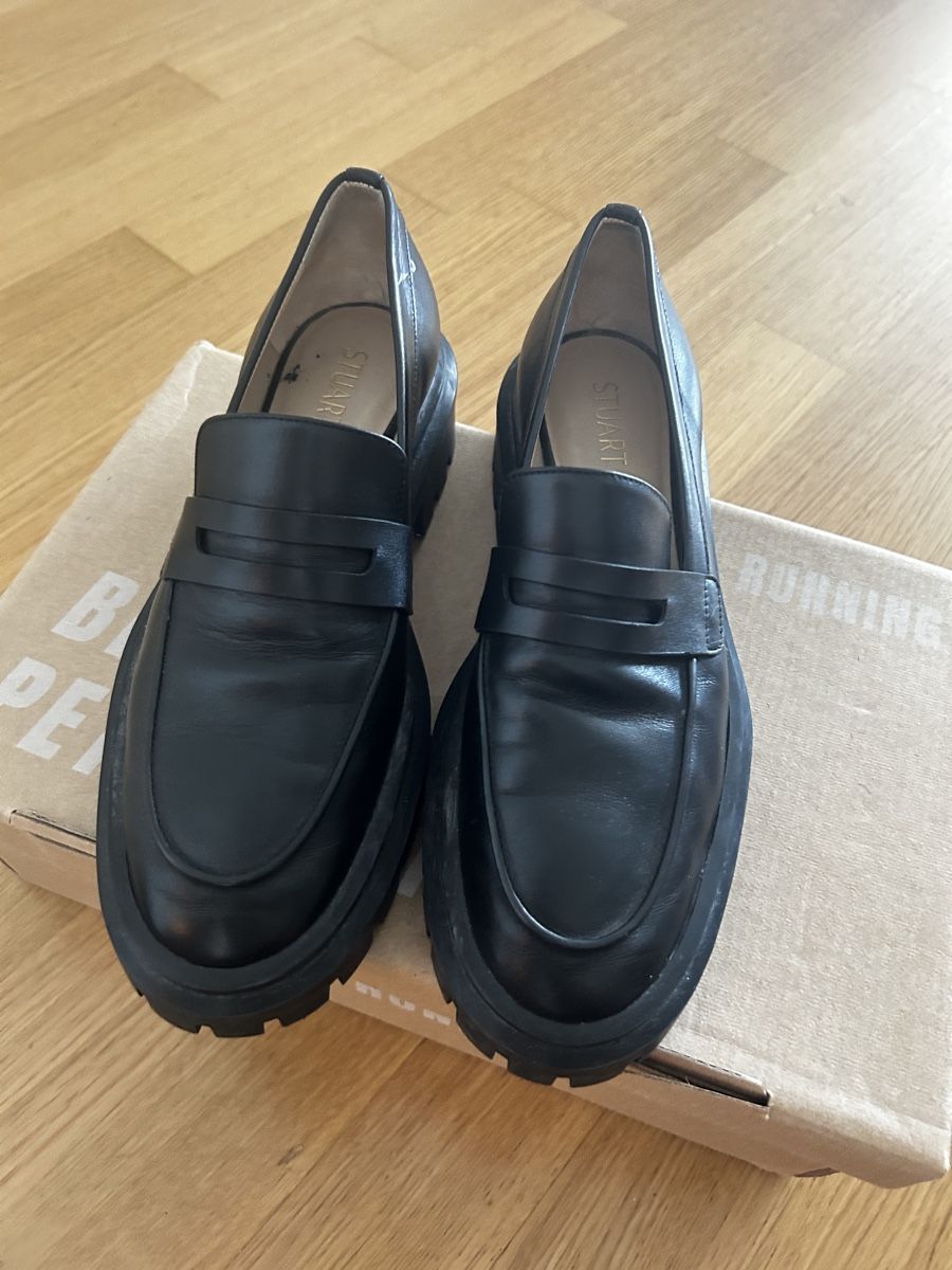 Stuart Weitzman Scarpe da donna: Stuart weitzman leather loafers size 35 – Usato da Zug venduto da day_9ph6