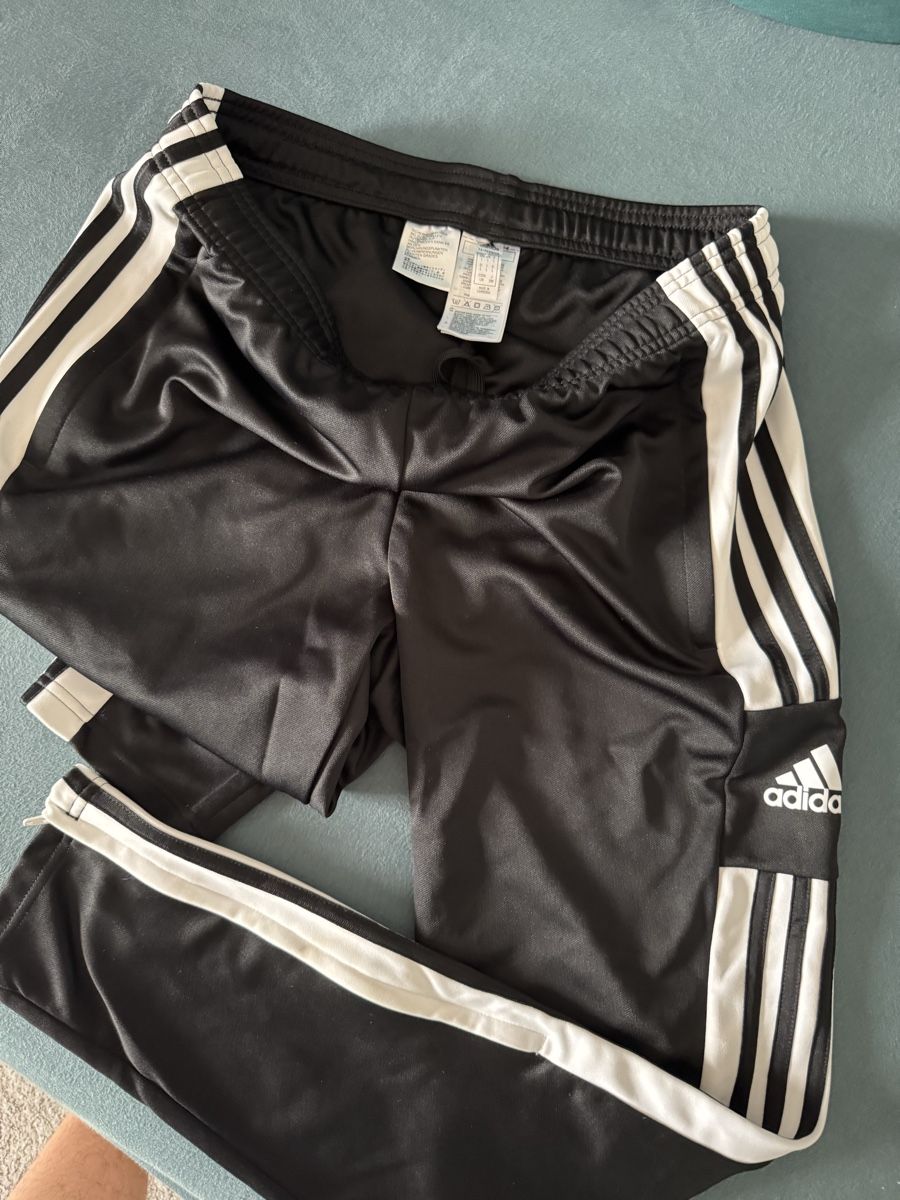 Hosen: Trainerhosen Adidas – Neu (gemäss Beschreibung) aus Eggenwil von Manu_offic