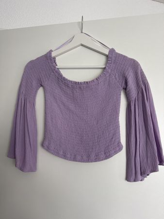 Sommerliches Glockenärmel-Top in Lila, Grösse S/M 💜
