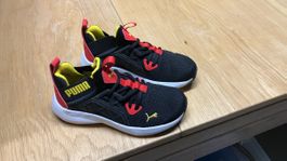 Puma Kinder Turnschuhe Schwarz Rot Gelb Grösse 32 guter Zust