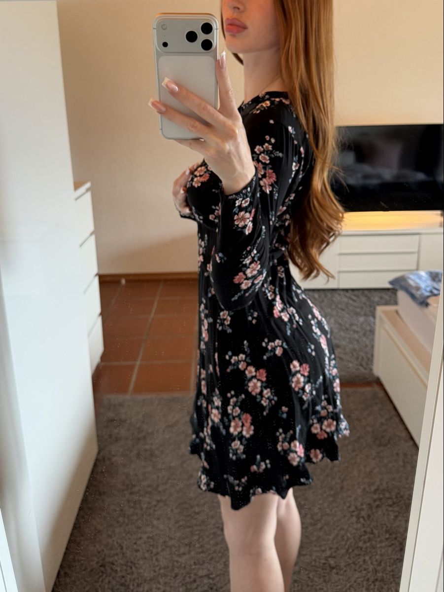 H&M Kleider: Kleid schwarz geblümt – Neu (gemäss Beschreibung) aus Frümsen von laura002 1