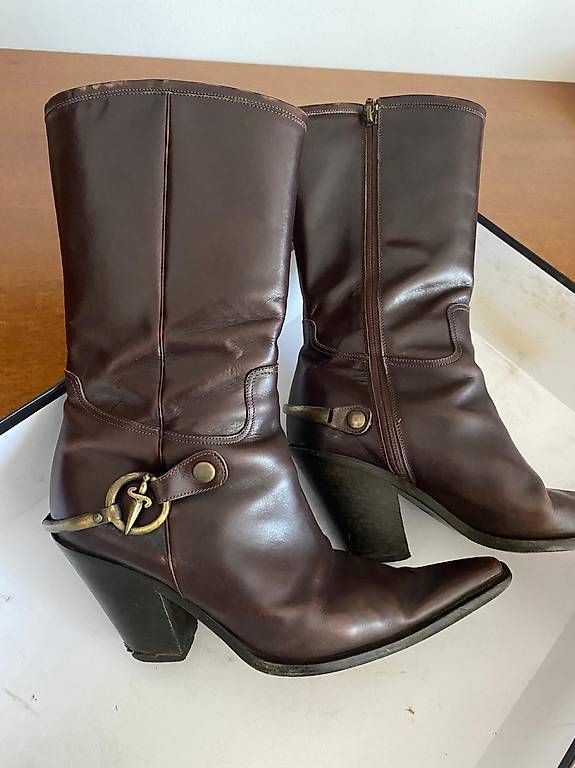 Scarpe da donna: Stivale paciotti  – Usato da Balerna venduto da lis_qx6r