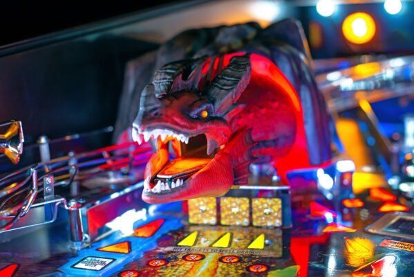 Flipper: Dungeons & Dragons: The Tyrant's Eye Premium Premium – Nuovo (secondo la descrizione) da Schalunen venduto da schwabspielautomaten 5