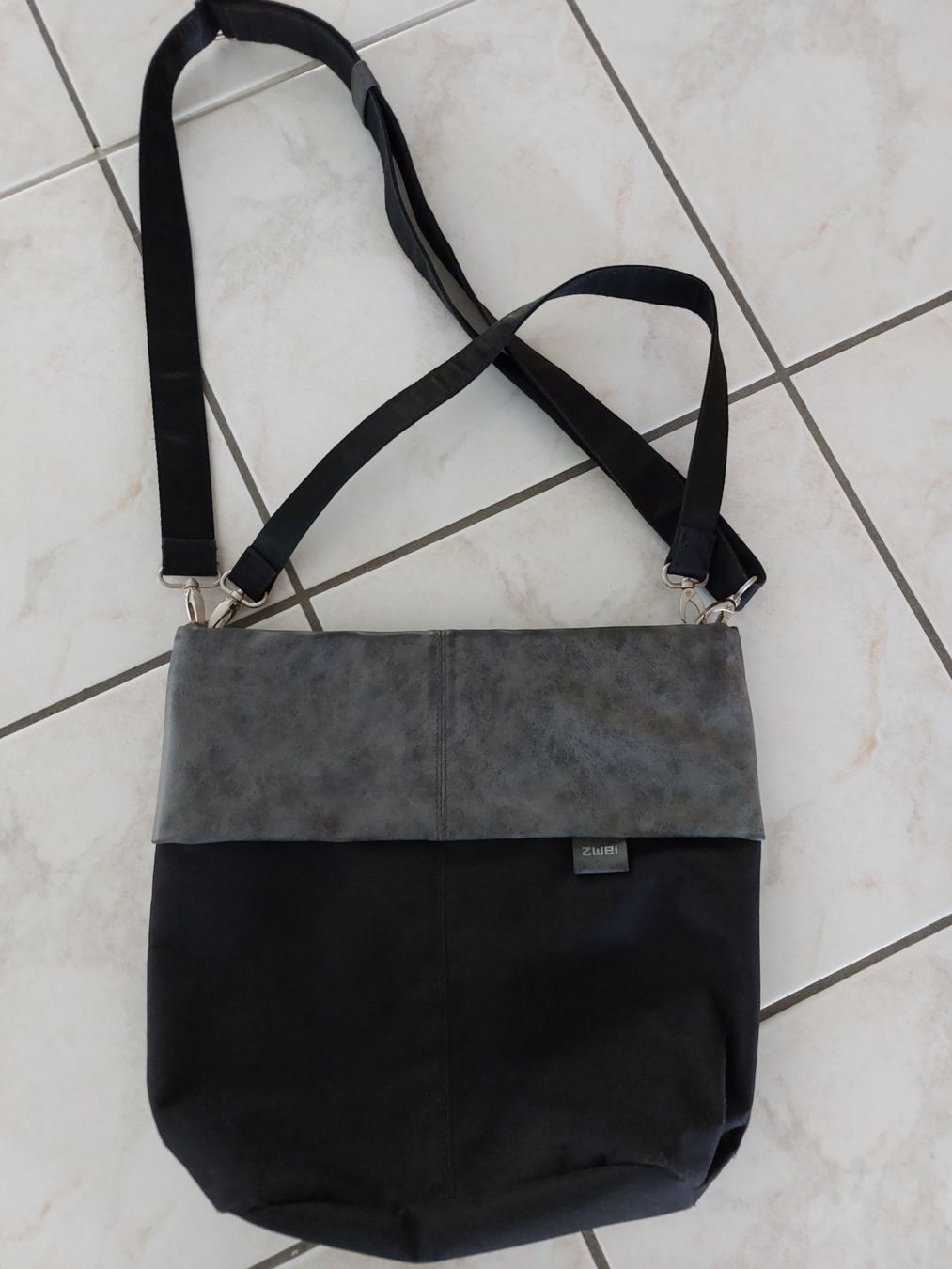 Zwei Taschen für Damen: Zwei Tache – Gebraucht aus Schmitten FR von ReniStern