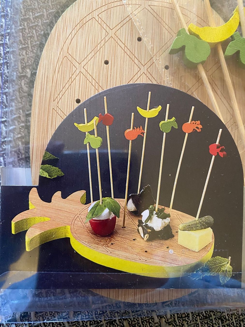 Migros Elettrodomestici da cucina: Apéro-Brett mit Picks in Ananasform / Planchette p. apéritif – Nuovo e nell'imballaggio originale da Gümligen venduto da Farrolito 5