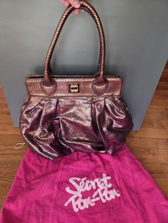 Sac à main Secret Pon-Pon, couleur bronze, très tendance!