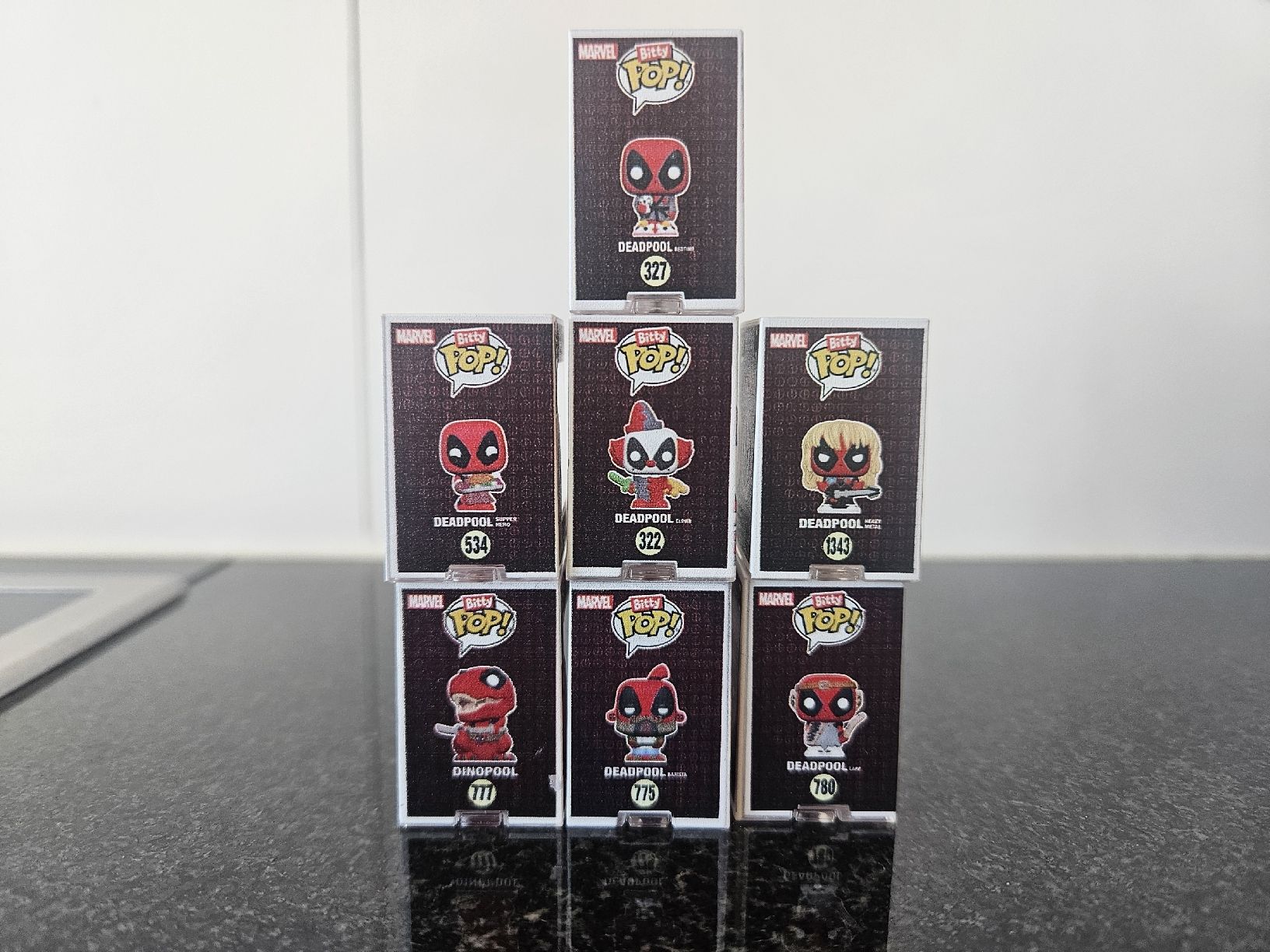 Marvel Statuette: Funko Pop Mini Deadpool, lot de 7, comme neuf  – Nuovo (secondo la descrizione) da Morges venduto da Mlle_Croft_91 6