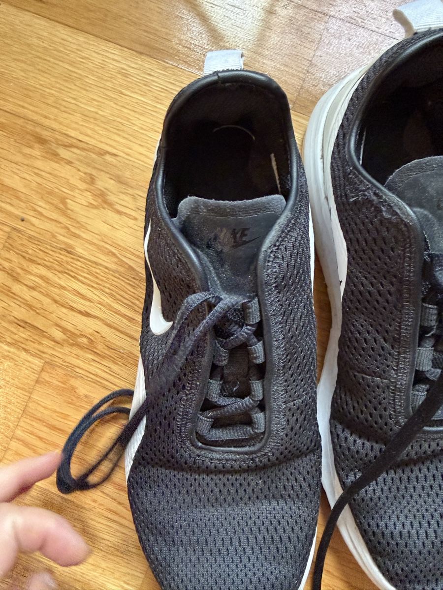 Nike Scarpe da uomo: Nike shoes – Nuovo (secondo la descrizione) da Bern venduto da thi_857v 1