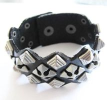 Lederarmband mit Nieten 220mm