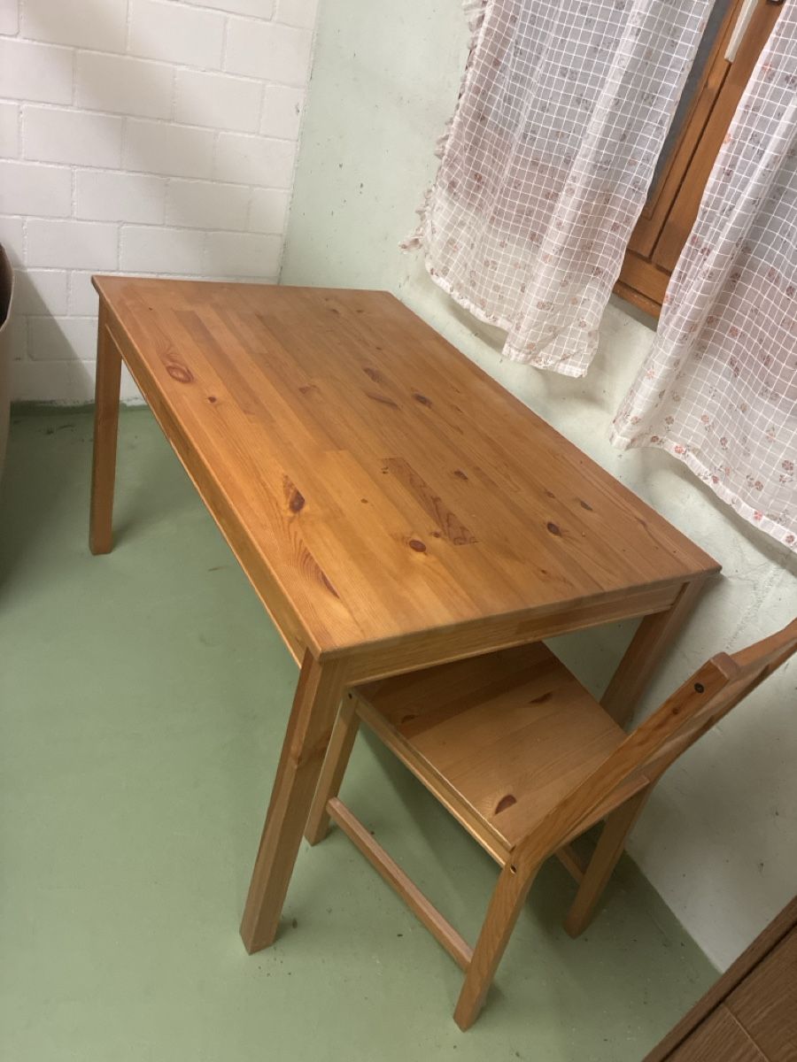 Tische: IKEA table  – Gebraucht aus Niederbipp von mka_65kg
