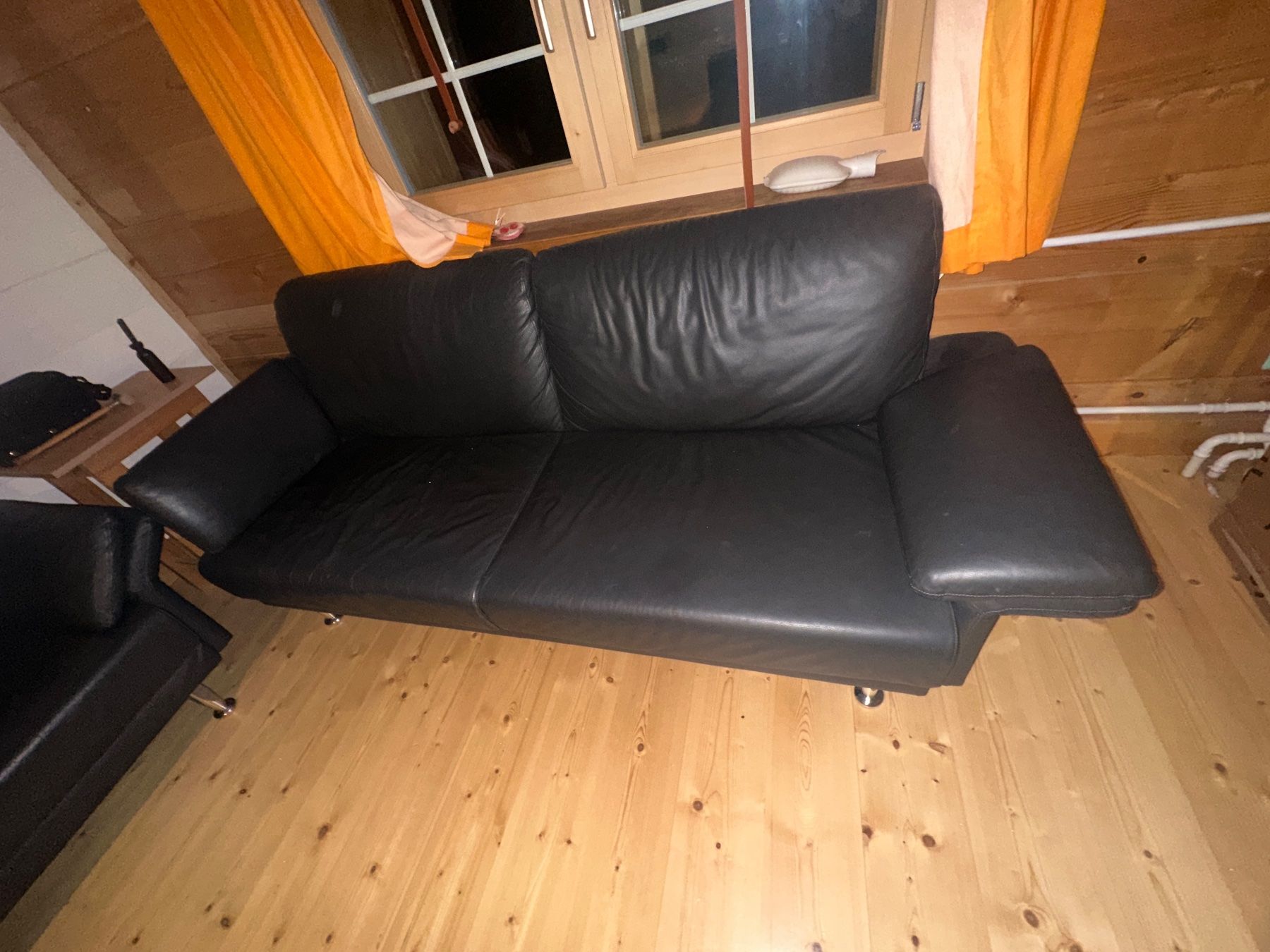 Divani: Couch Sofa Set Leather Black Used Condition 40-60 char – Usato da Wald AR venduto da IdolyHD 2