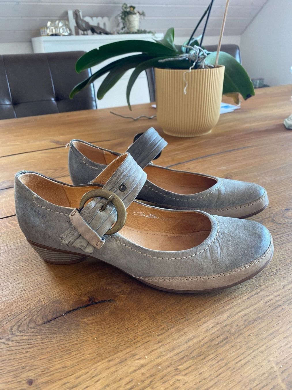 Scarpe da donna: Pumps Schuhe – Usato da Krattigen venduto da Landado