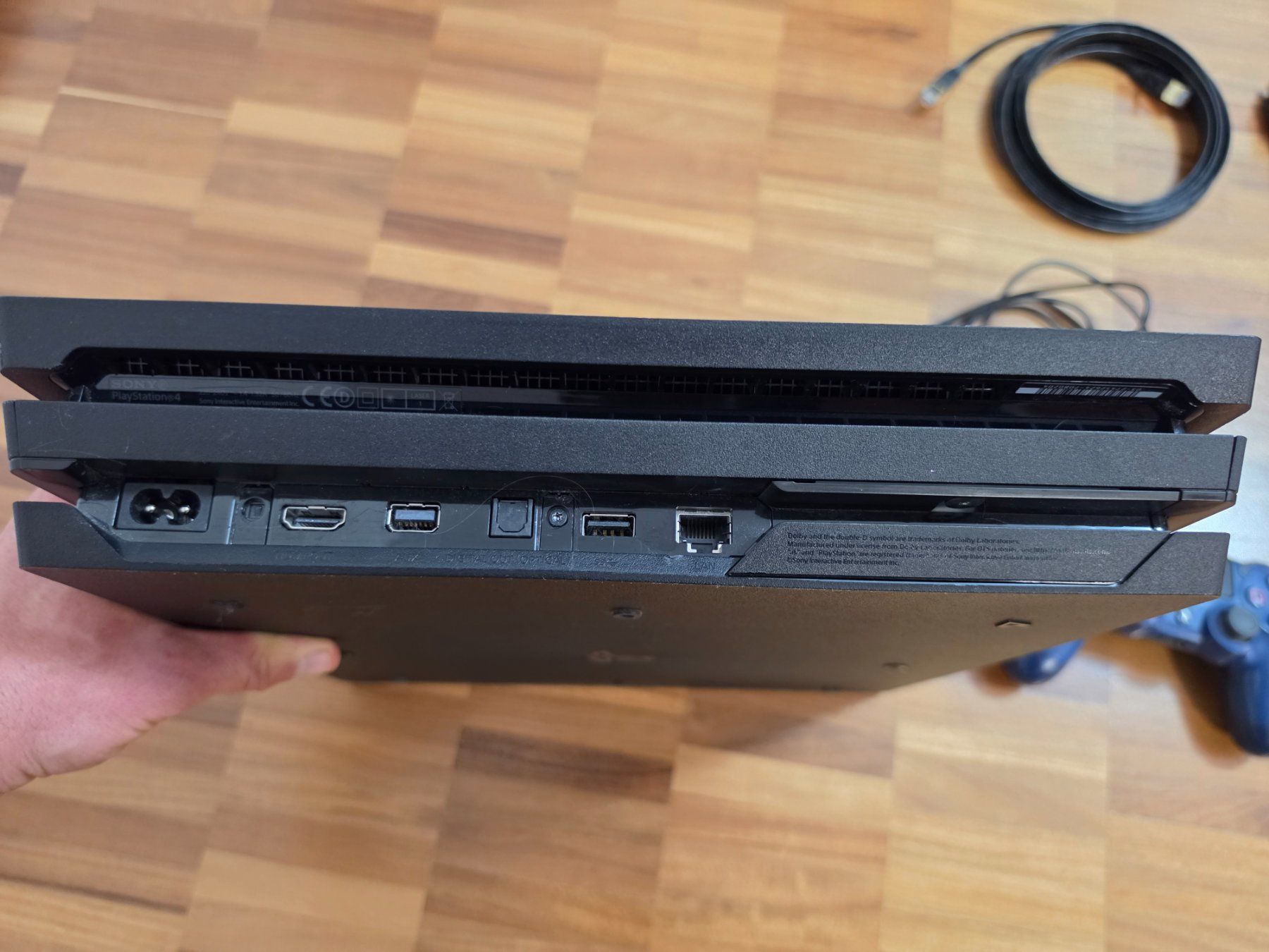 Sony Console: PS4 Pro mit Controller und Zubehör ab 1 Fr.- – Usato da Chur venduto da Ghostwulf 4