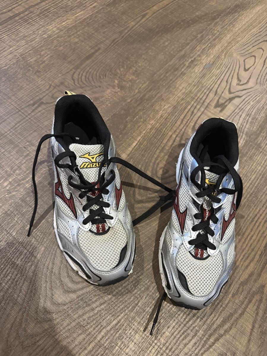 Mizuno Scarpe da uomo: Mizuno Sneakers Size 37  – Usato da Herrliberg venduto da Tubalp