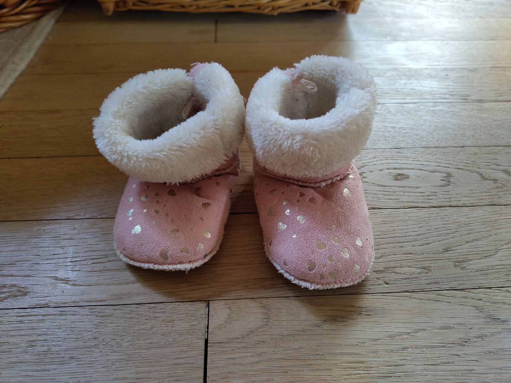 Scarpe per ragazzi: Flauschige Finkli Gr. 20/21 – Usato da St. Gallen venduto da Wysi