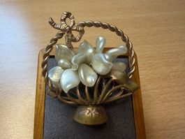 Vintage Brosche in Form eines Blumenkorbs