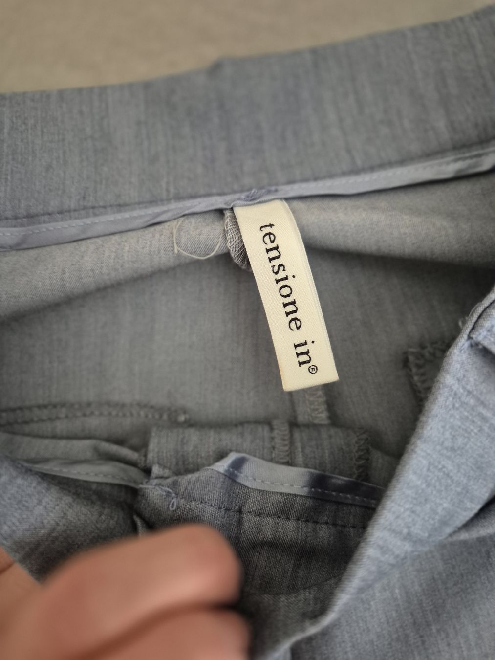 Pantaloni: Stoffhose Tensione In – Usato da Winterthur venduto da vabit_9 3