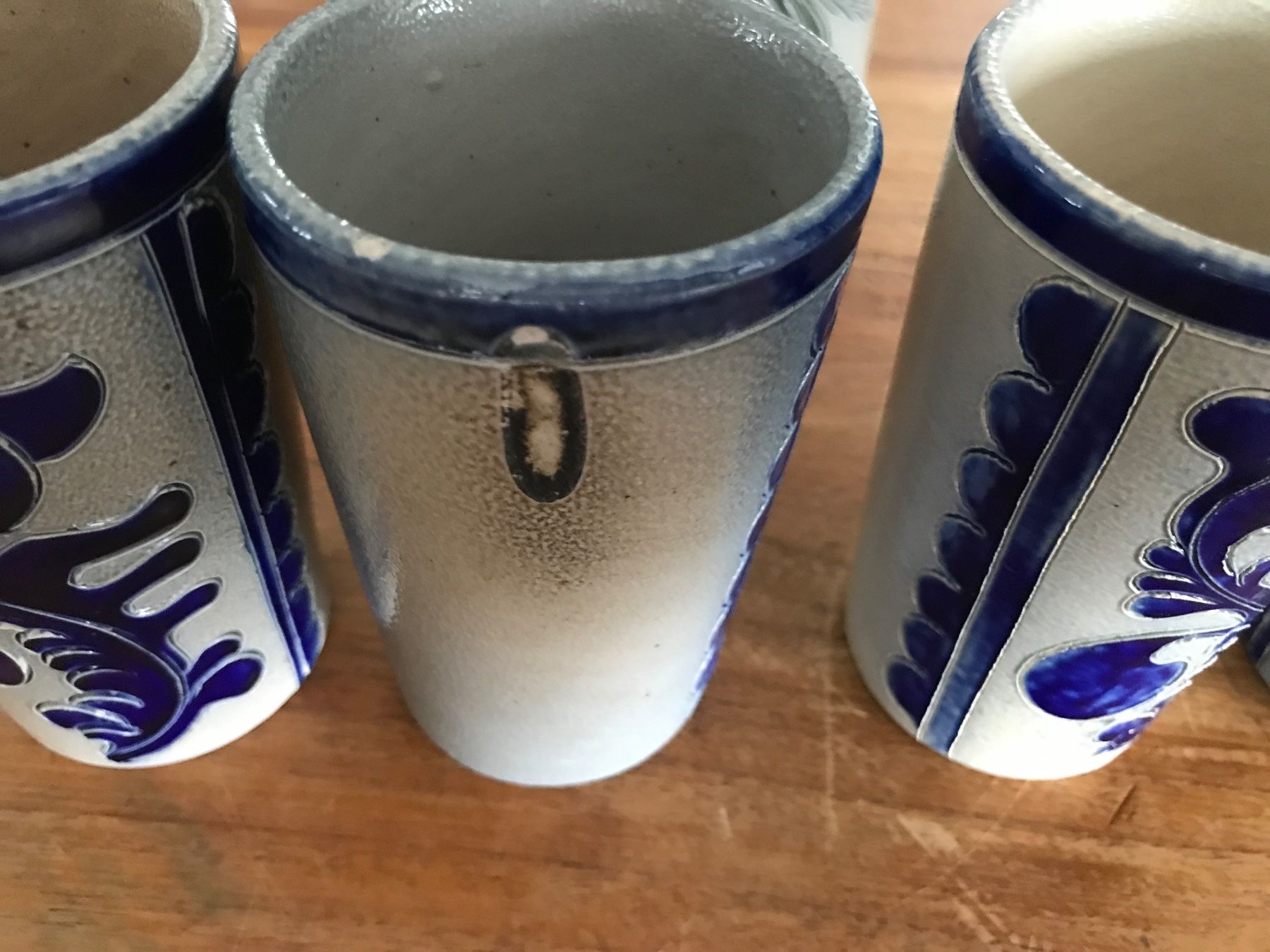 Caraffe: Weinkrug  mit 4 Wein Becher Steingut Vintage – Usato da Regensdorf venduto da Spyke55 2