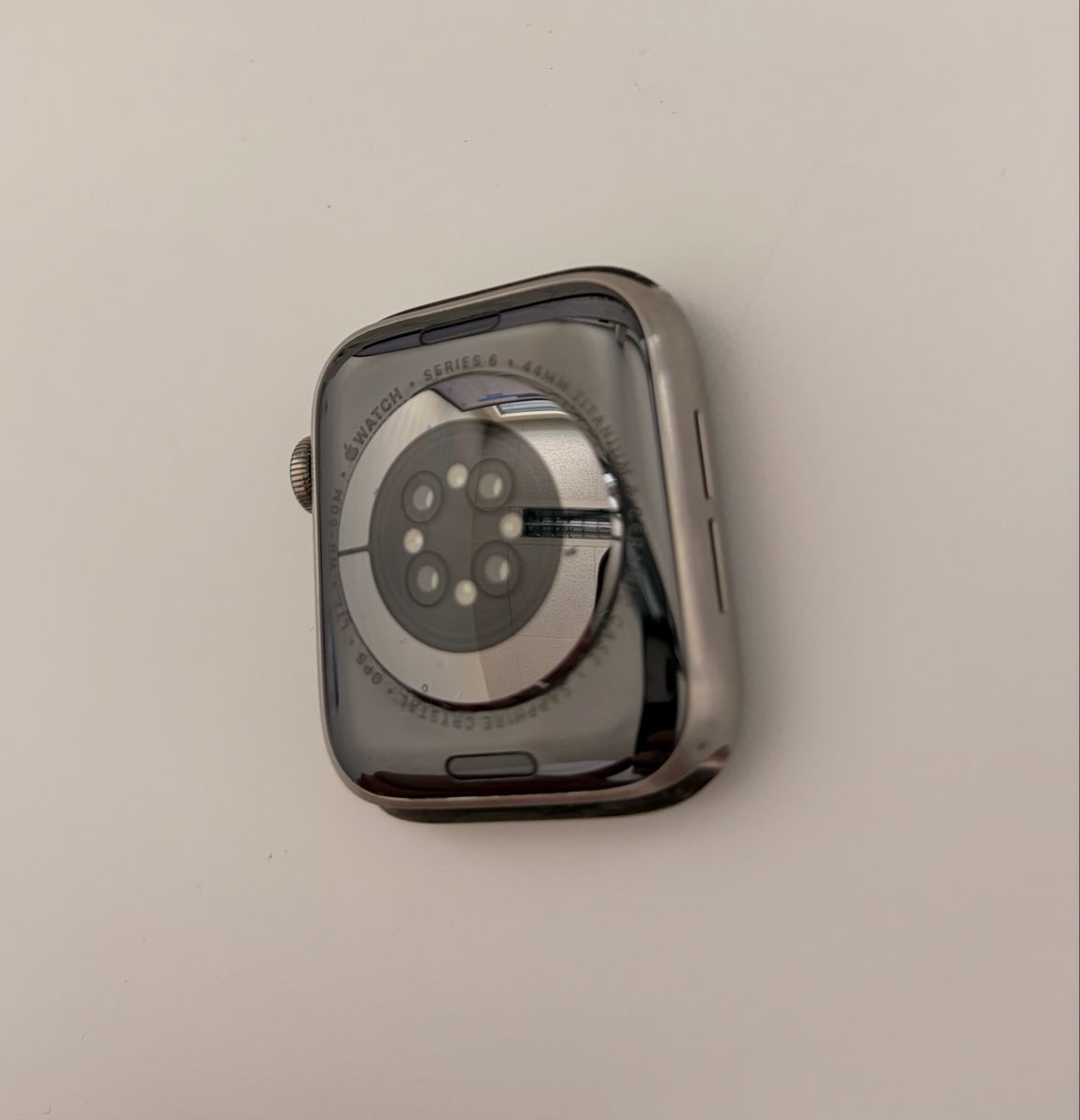 Apple Smartwatch: Apple Watch Edition Series 6 Titanium 44mm – Usato da Dürnten venduto da binop 4