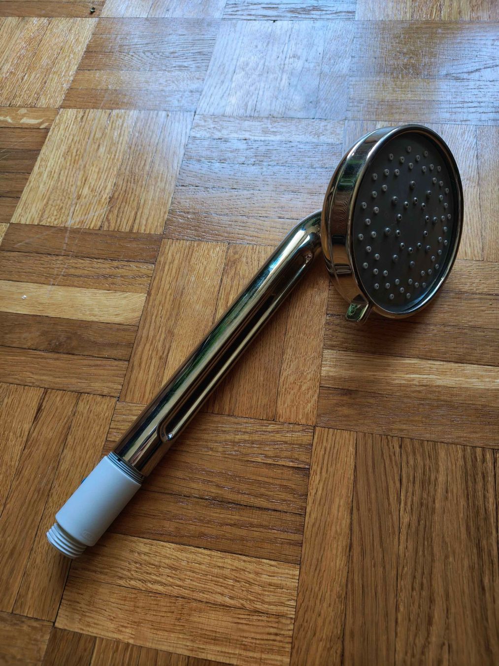 Ikea Pommeaux de douche: Douchette IKEA + booster pression hydraulique – Neuf (Voir description) à Lausanne par Marsaline