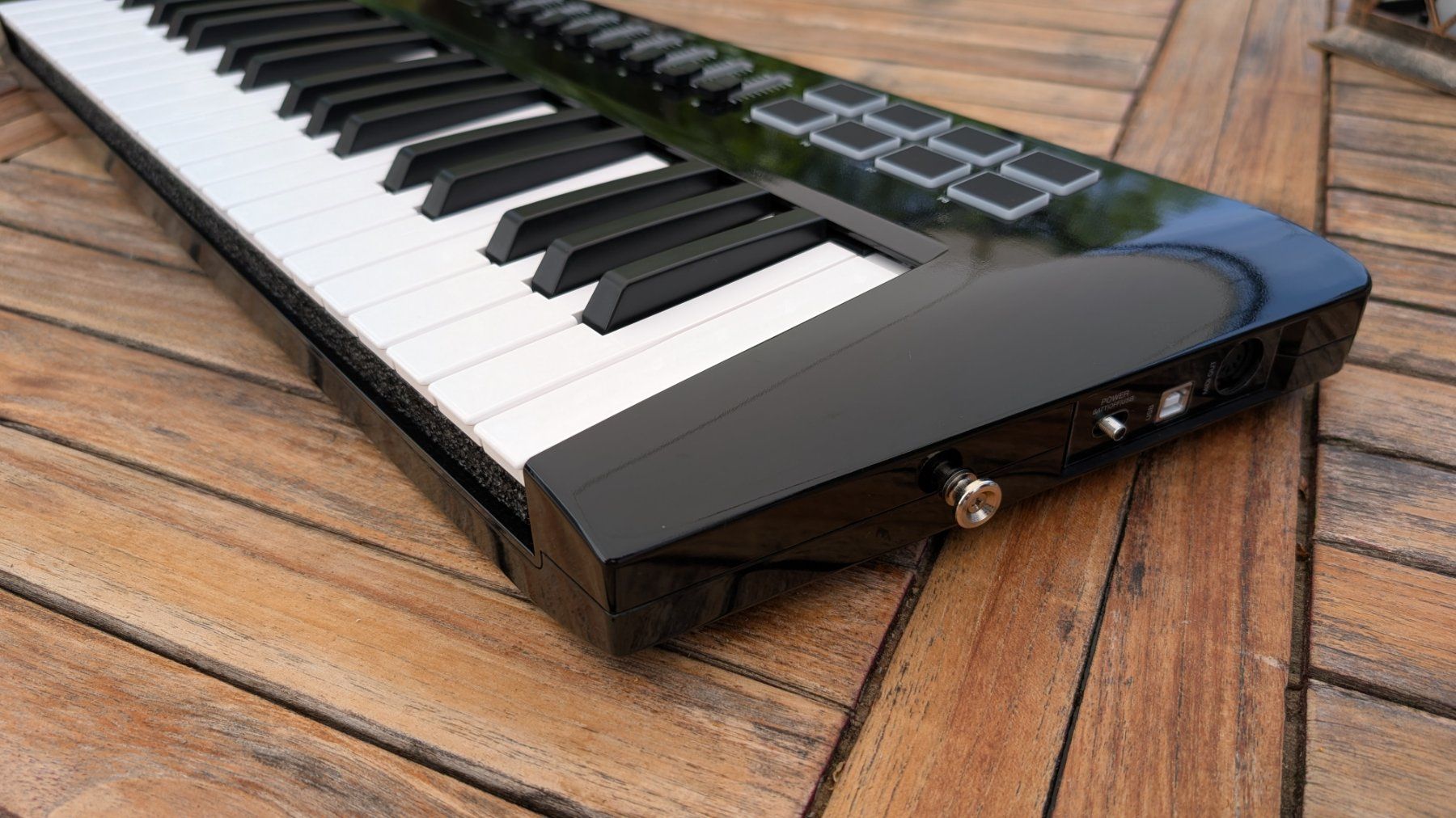Alesis Strumenti musicali: Alesis Vortex Wireless 2 – Usato da Valeyres-Rances venduto da Kobol 2