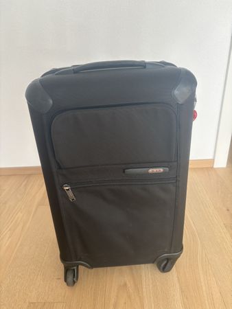 Tumi suitcase carry on