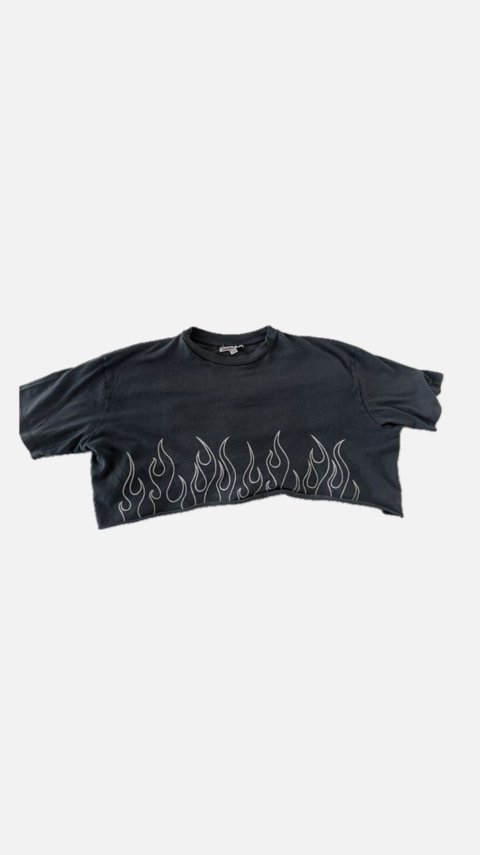 Tops: SUBDUED Y2K FLAME CROP TOP – Gebraucht aus Zürich von NinaH0112 1