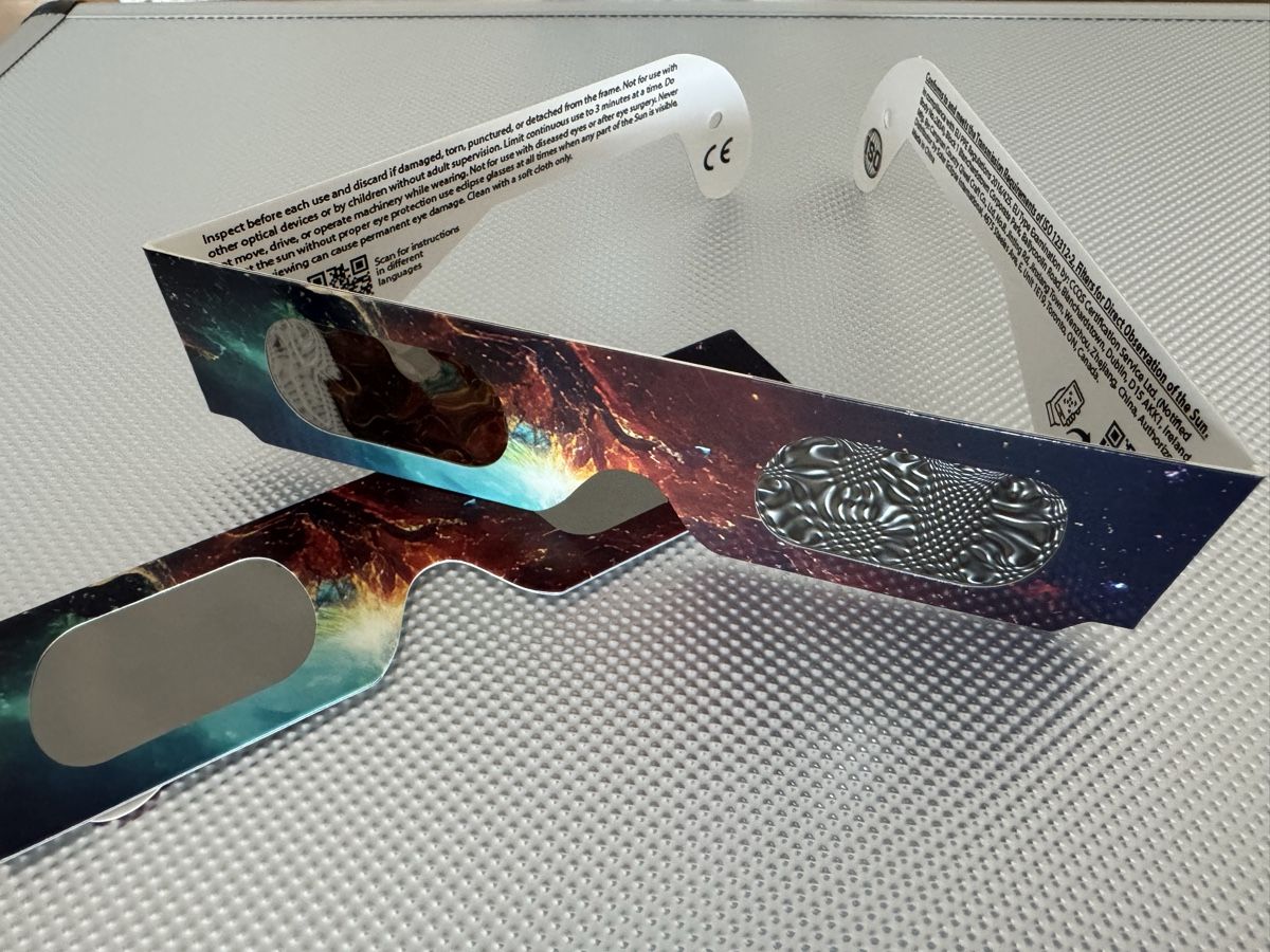 Lunettes & Verres: 2 Sonnenfinsternis Brillen CE ISO Konform – Neuf avec emballage d'origine à Würenlos par pet_h2jk
