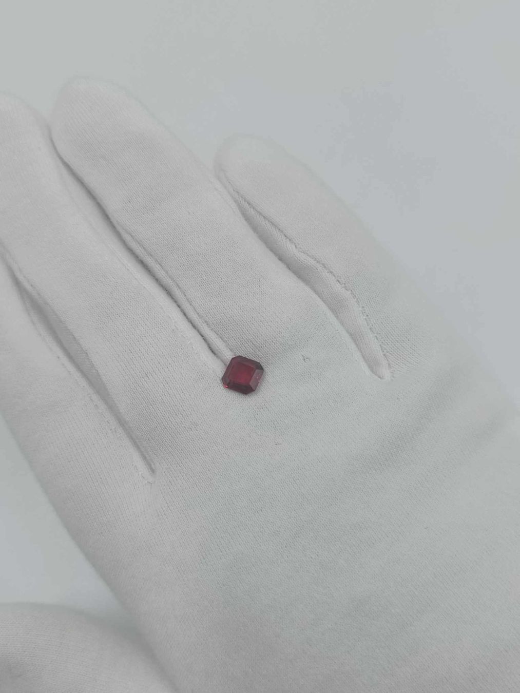 Pietre preziose: 1 ROTER SPINELL 1.16 CT. – Usato da Luzern venduto da EdiGem 5